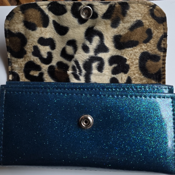 Trophy Queen Blue Glitter Wallet - Picture 3 of 10